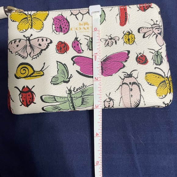RARE NWT Coach Wristlet - Corner Zip Creature Print - Picture 10 of 10